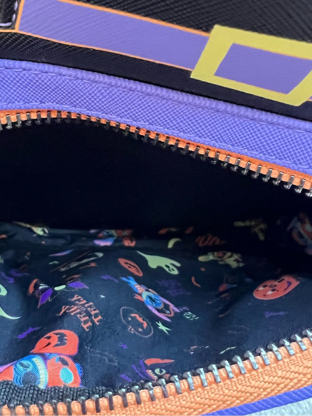 Loungefly Disney Lilo & Stitch Mini Bag Halloween Gimme Candy passport bag glow - Picture 12 of 16